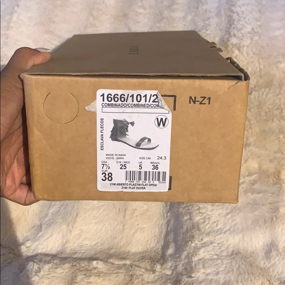 Zara sandals in a size 7 1/2. Only been worn once! - Picture 6 of 6